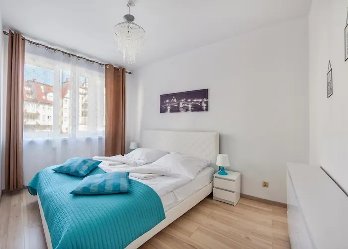 Port Ii, Sun & Snow * Kolobrzeg